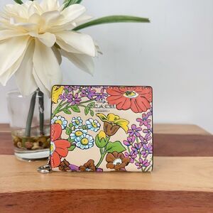 NWT Coach Snap Wallet With Floral Print